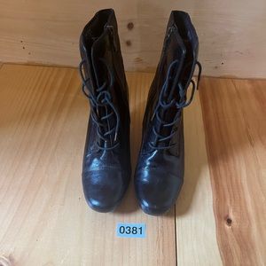 Clarks boots 5.5